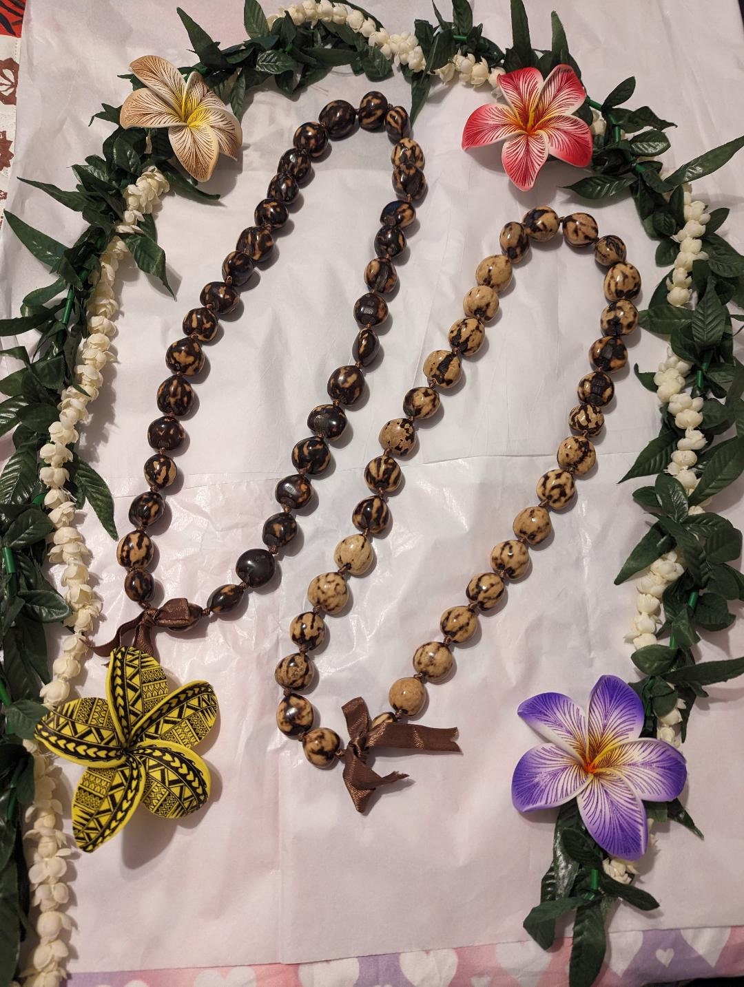 Kukui Nut Lei Set – Tiger & White Hawaiian Wedding Couple Leis