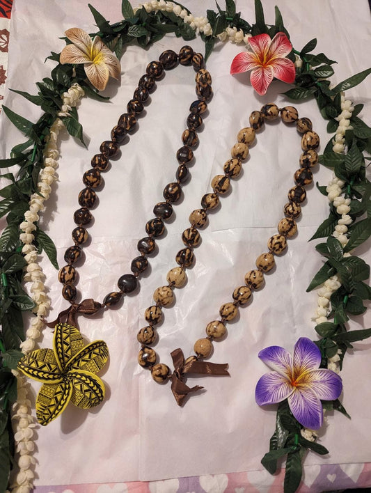 Kukui Nut Lei Set – Tiger & White Hawaiian Wedding Couple Leis