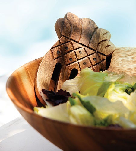 Wooden Pineapple Salad Hands – Tropical Serving Utensil for Kitchen & Dining
